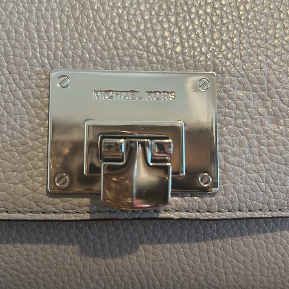 MICHAEL MICHEAL KORS Astrid Pear Gray Clutch/Shoulder Bag - Picture 8 of 16